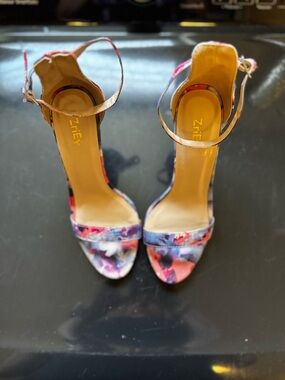 Zigi Girl Multicolor Floral Ankle-Strap Women’s Heels